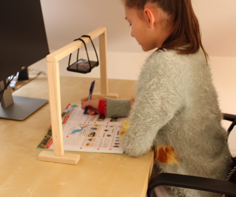 DIY camera/phone holder for online classes drud.cz